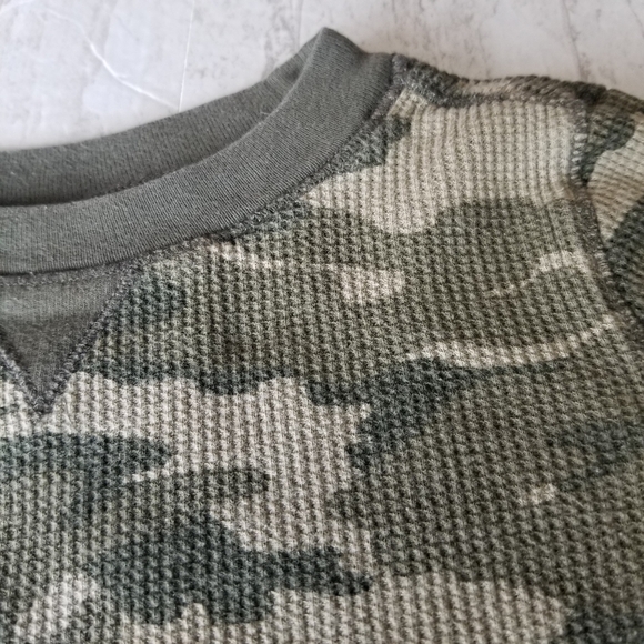Old Navy Long Sleeve Green camouflage shirt Size 18-24 mo - Picture 3 of 12